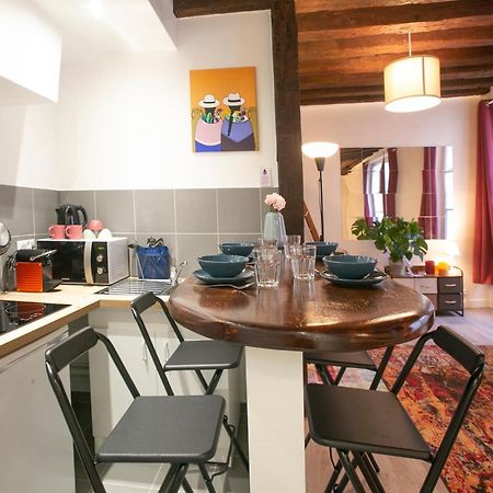 Authentic Apartment In Center Of Parisian Marais Екстериор снимка