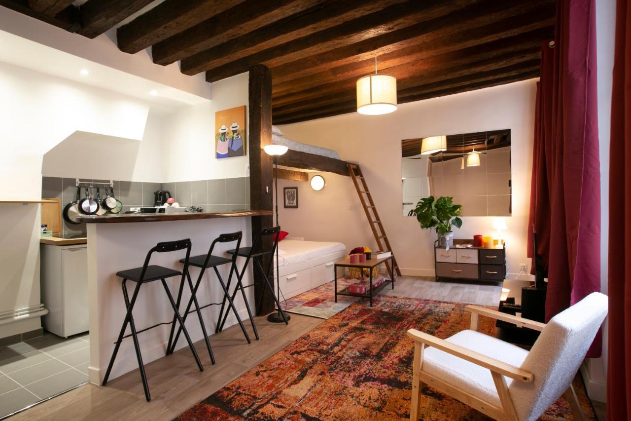 Authentic Apartment In Center Of Parisian Marais Екстериор снимка