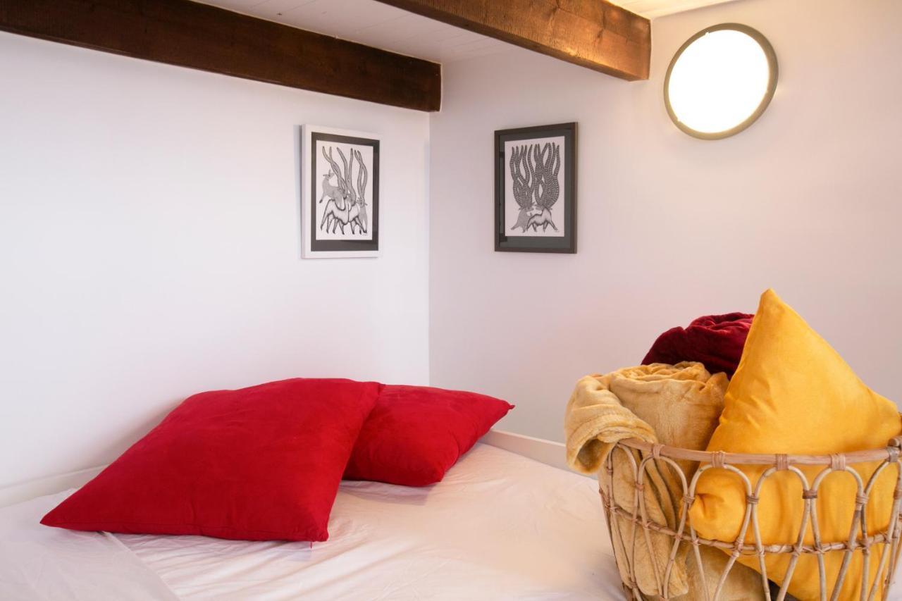 Authentic Apartment In Center Of Parisian Marais Екстериор снимка