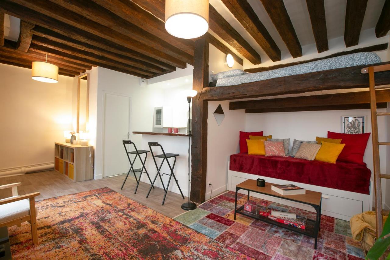 Authentic Apartment In Center Of Parisian Marais Екстериор снимка