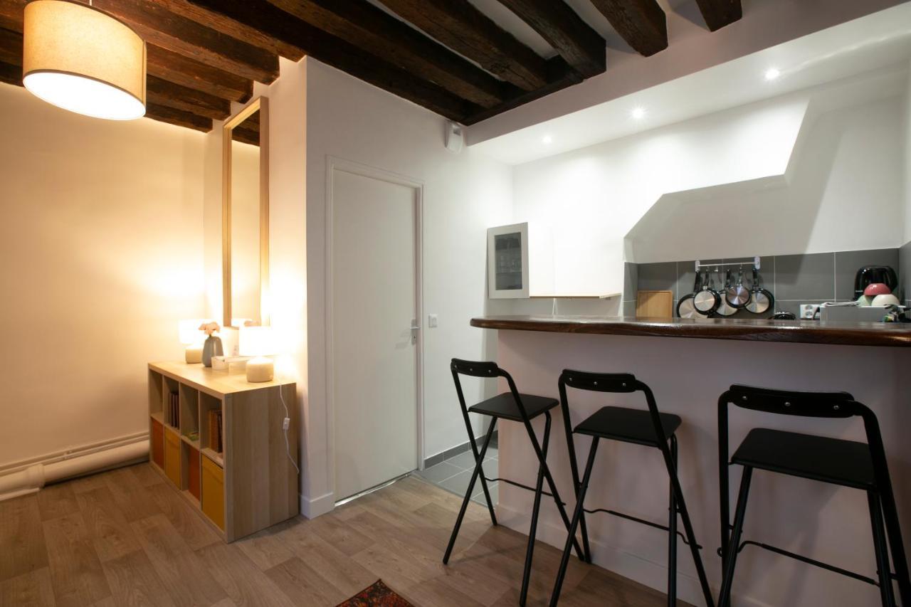 Authentic Apartment In Center Of Parisian Marais Екстериор снимка